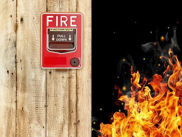 Come e dove posizionare il pulsante di attivazione manuale dell'allarme antincendio